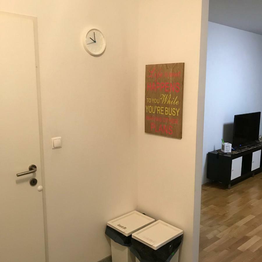 Lg Lovely Apartment Stockerau Exterior photo